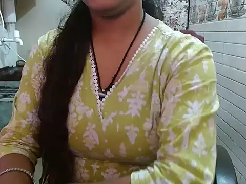 LovingPihu's cam snapshot