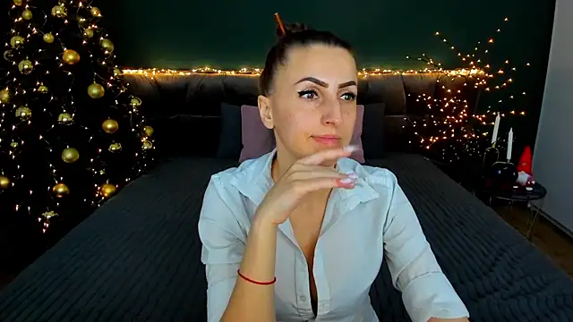 Rebecca_Diamond's cam snapshot