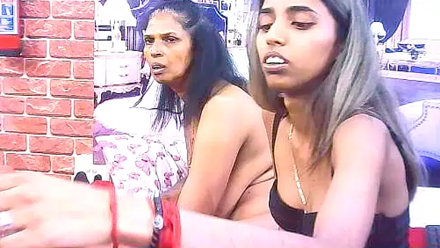 IndianSexySlender's cam snapshot