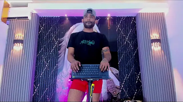 _Gods_of_Olympus_'s cam snapshot