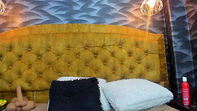 NahomiFireSex's cam snapshot