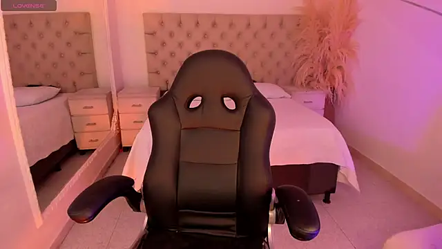 VictoriaMonroee_ live sex cam