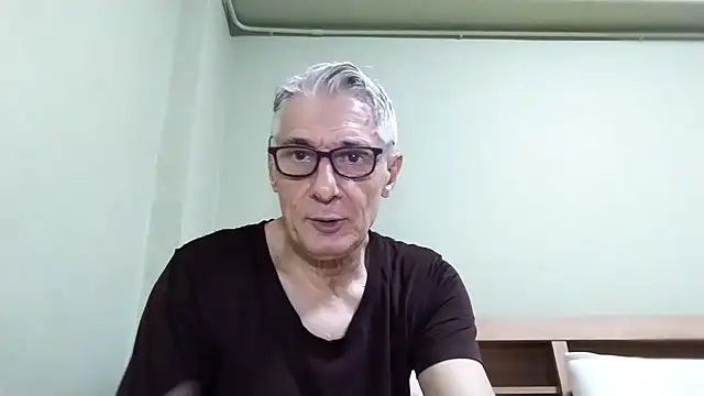 BIGUNCUTHARDCOCK live sex cam