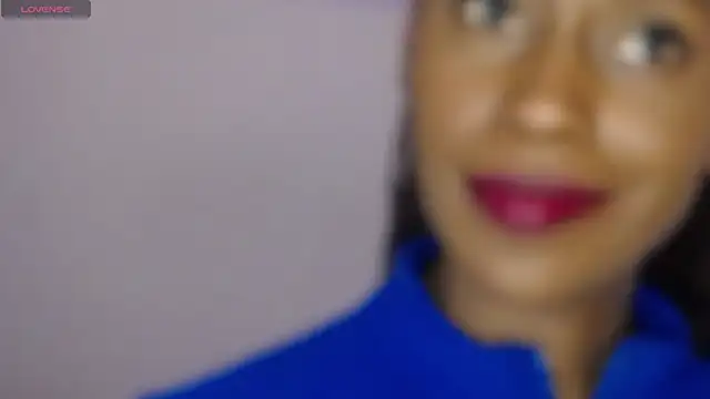 Aliis_Love's cam snapshot