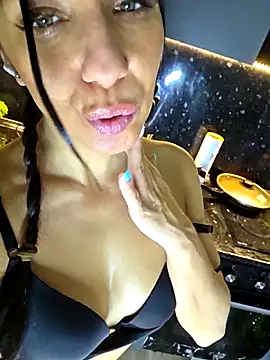 LeticiaWoods live sex cam