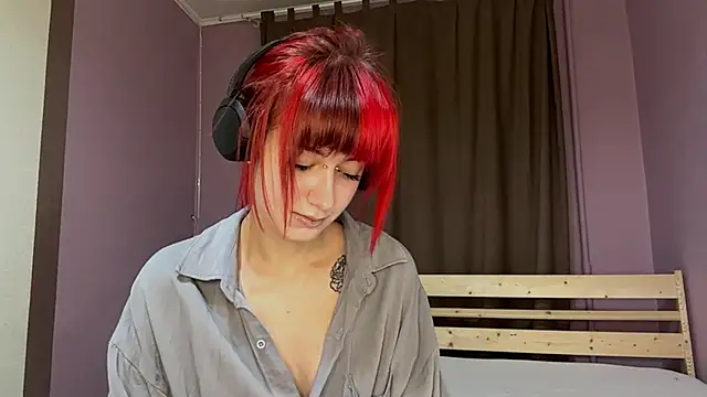 EmilySkyline's cam snapshot