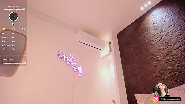 EmilyAllen_1's cam snapshot