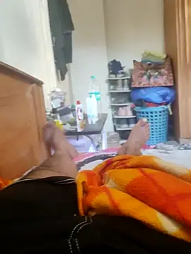 LargishSexiness live sex cam