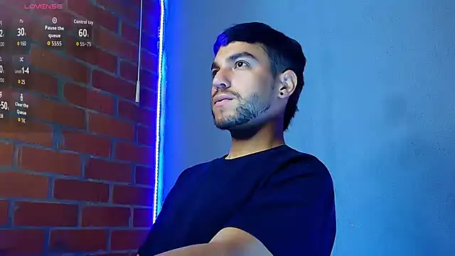 Leandro_valenzuela live sex cam