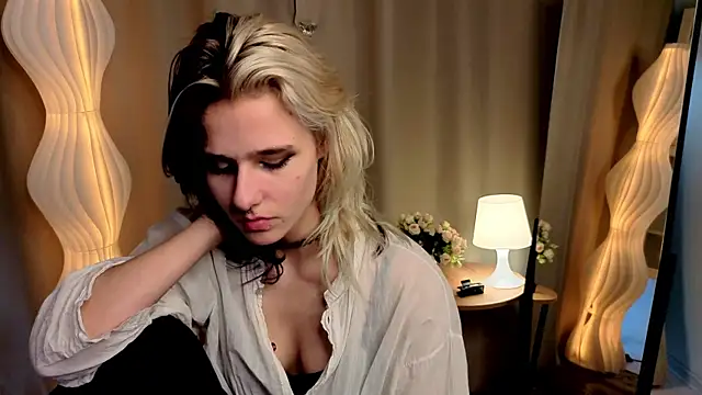 LizNostrand's cam snapshot