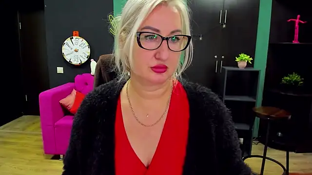 ChristyBrooks's cam snapshot