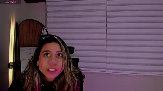 Rachell_criss's cam snapshot