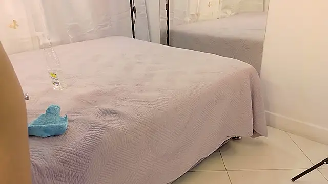 BeccaReedd's cam snapshot