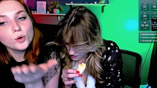 casey_meow_'s cam snapshot