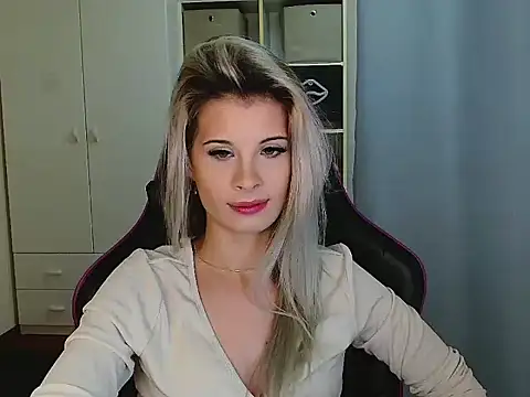 KristineGlow's cam snapshot