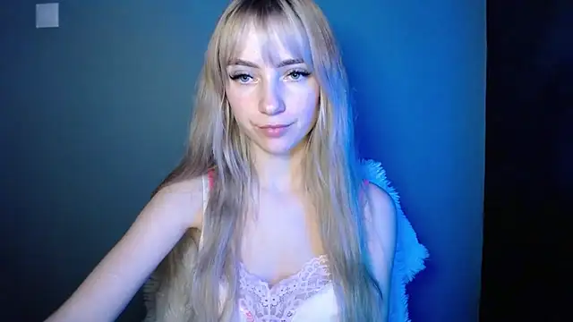 LuciaYoung's cam snapshot