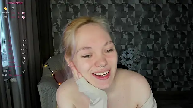 AnnAdison's cam snapshot