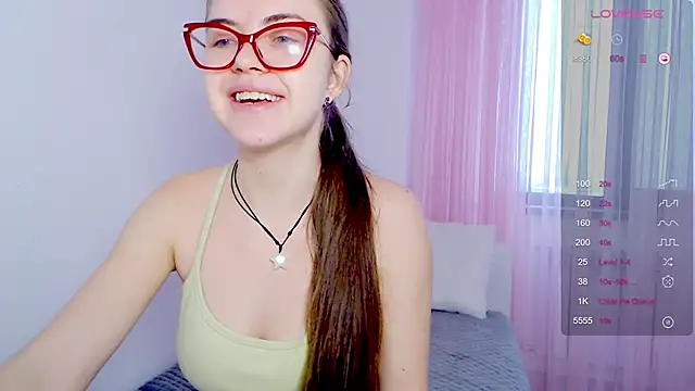 Sarah_HS live sex cam