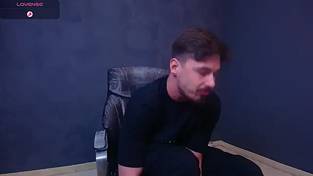 EnzoRace live sex cam