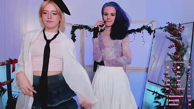 PrettyLadies_'s cam snapshot