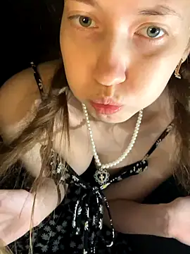 Holy_Poly's cam snapshot