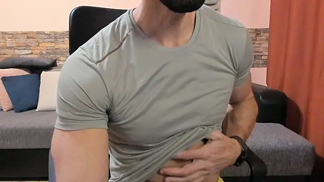 HotHunkTrainer live sex cam