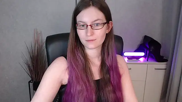 emmaxDelight's cam snapshot