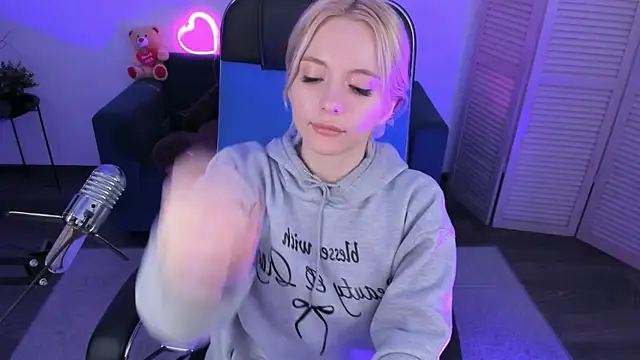 AuroraWrenfield's cam snapshot