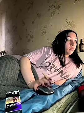 Naughtbaby_2025's cam snapshot