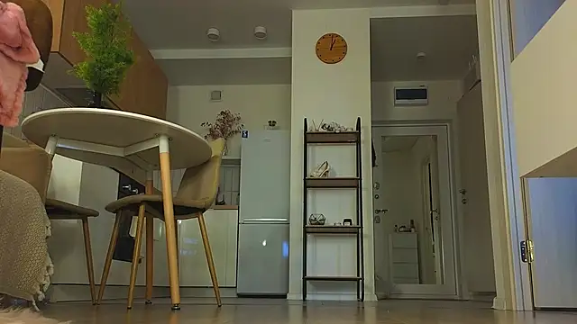 Lili_Roze_'s cam snapshot