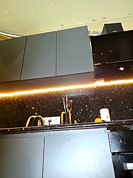 LeticiaWoods live sex cam