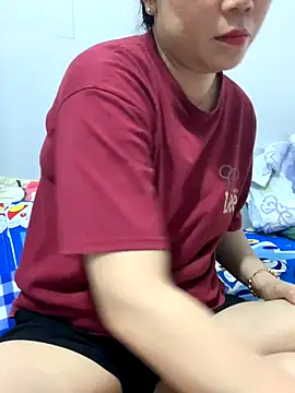 Baby-bigtits's cam snapshot