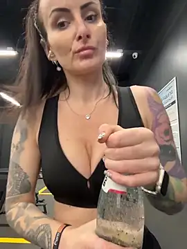 AnnaMaria- live sex cam