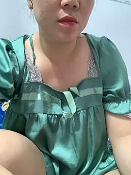 Baby-bigtits's cam snapshot