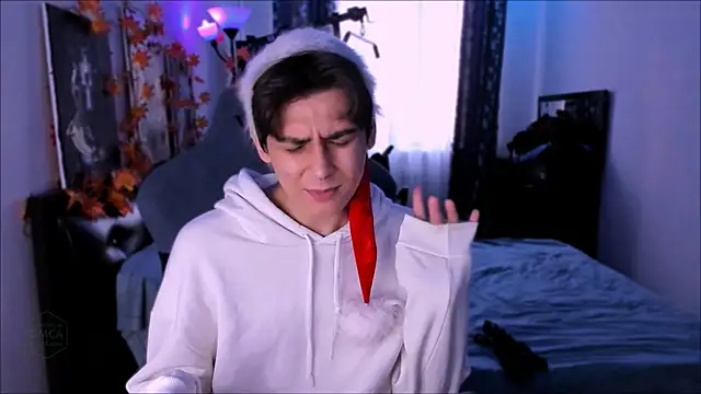 Foxicfu's cam snapshot