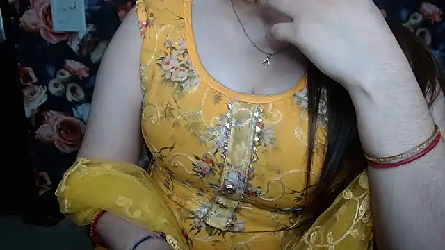 green_girl's cam snapshot