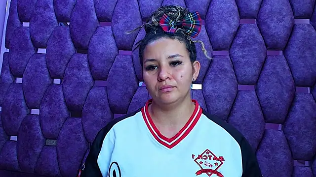 AlaSmith's cam snapshot