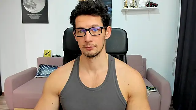 BrutusK08 live sex cam