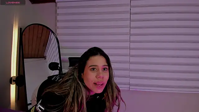 Rachell_criss's cam snapshot