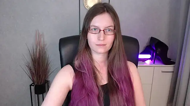 emmaxDelight's cam snapshot