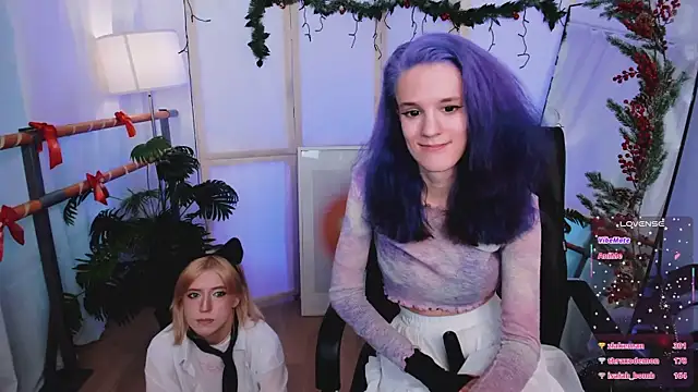 PrettyLadies_'s cam snapshot