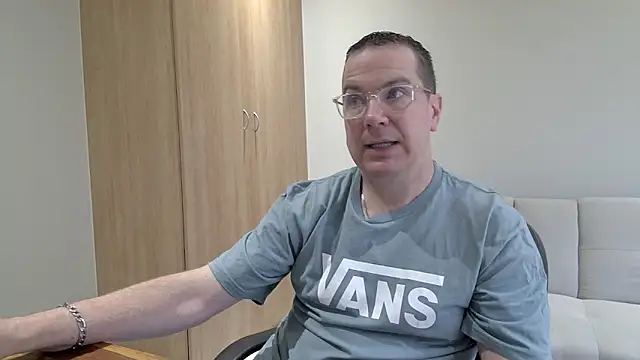 BrettJ81 live sex cam