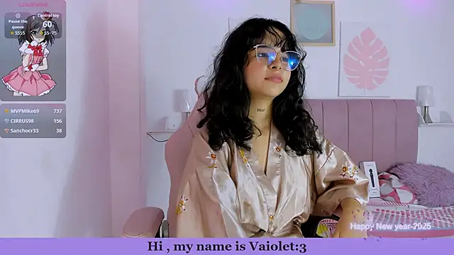 _vaiolet_owo live sex cam