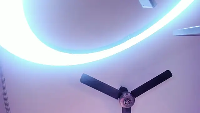 Ginni_charlotte's cam snapshot