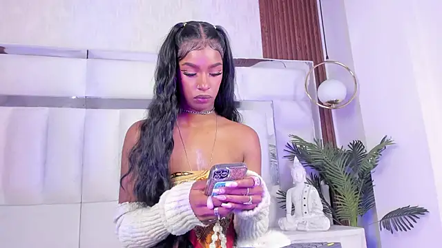 im_tyra's cam snapshot