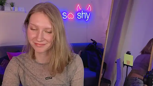 AsyaLumi's cam snapshot