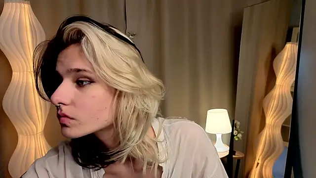 LizNostrand's cam snapshot