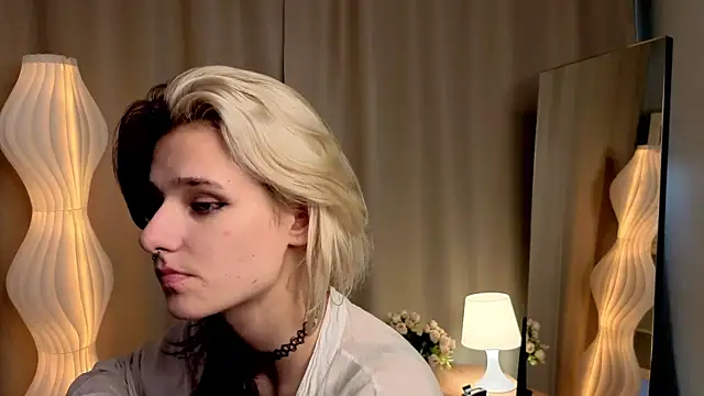 LizNostrand's cam snapshot