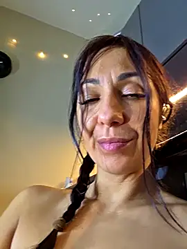 LeticiaWoods live sex cam