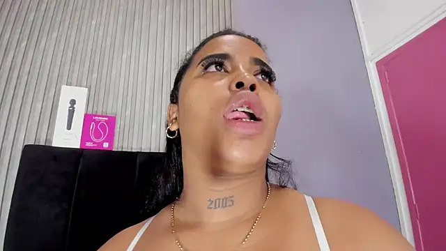 AichaBrown's cam snapshot